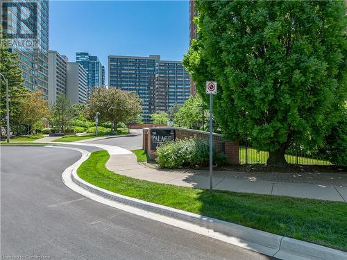 1270 Maple Crossing Boulevard Unit# 1702, Burlington, ON - Outdoor