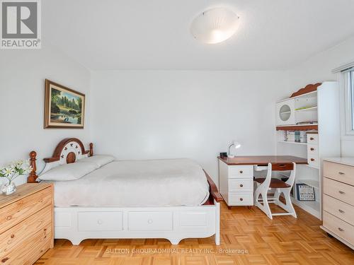 51 Houseman Crescent, Richmond Hill, ON - Indoor Photo Showing Bedroom