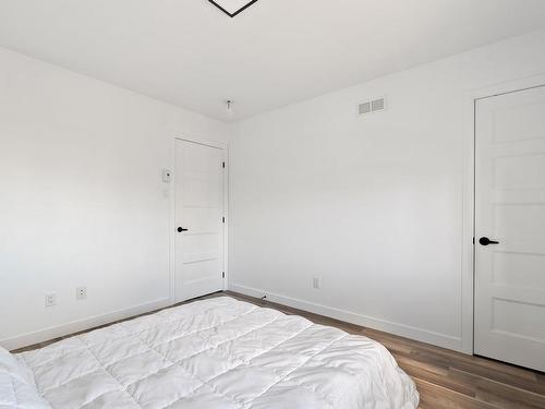 Bedroom - 23 Rue Robert-Laplante, Sainte-Catherine-De-La-Jacques-Cartier, QC - Indoor Photo Showing Bedroom