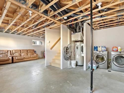 Family room - 23 Rue Robert-Laplante, Sainte-Catherine-De-La-Jacques-Cartier, QC - Indoor Photo Showing Laundry Room