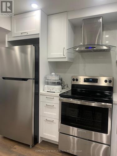 51 Seaton Drive, Aurora, ON - Indoor Photo Showing Kitchen With Stainless Steel Kitchen