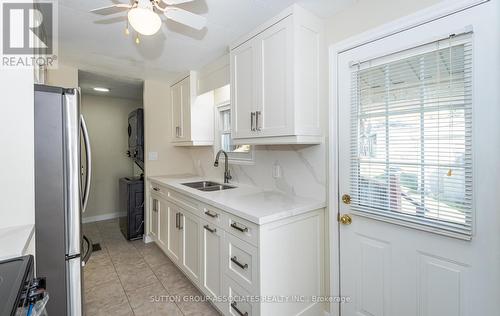 22 Trefoil Drive, Innisfil, ON - Indoor Photo Showing Kitchen With Double Sink