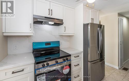 22 Trefoil Drive, Innisfil, ON - Indoor Photo Showing Kitchen