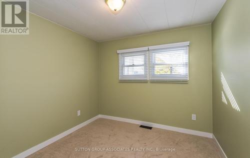 22 Trefoil Drive, Innisfil, ON - Indoor Photo Showing Other Room