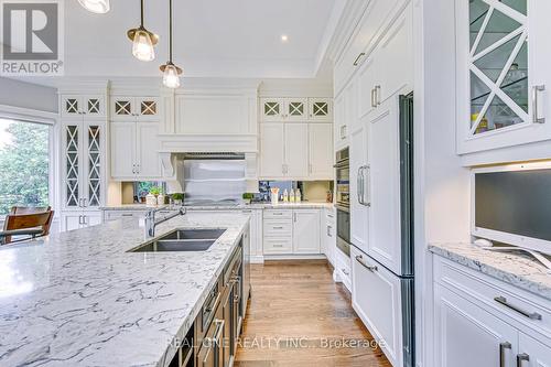 332 Sawyer Road, Oakville, ON - Indoor Photo Showing Kitchen With Double Sink