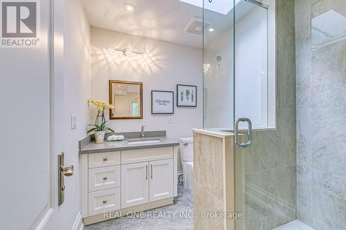 332 Sawyer Road, Oakville, ON - Indoor Photo Showing Bathroom