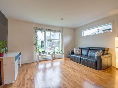 Salon - 1293 Rue Jean-Moreau-Desjordy, Contrecoeur, QC - Indoor Photo Showing Living Room