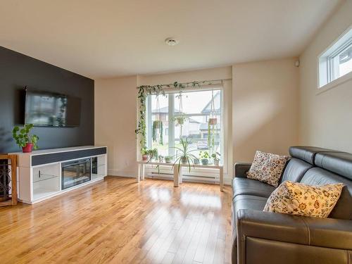 Salon - 1293 Rue Jean-Moreau-Desjordy, Contrecoeur, QC - Indoor Photo Showing Living Room