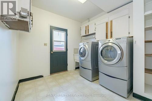 24 Grassington Court, Brampton, ON - Indoor Photo Showing Laundry Room