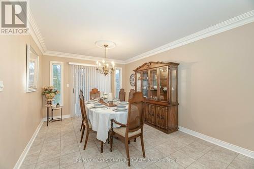 10 Albiwoods Trail, Caledon, ON - Indoor Photo Showing Dining Room