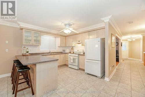 10 Albiwoods Trail, Caledon, ON - Indoor Photo Showing Kitchen