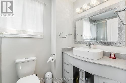 7394 Cloverleaf Court, Mississauga, ON - Indoor Photo Showing Bathroom