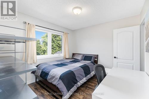 7394 Cloverleaf Court, Mississauga, ON - Indoor Photo Showing Bedroom