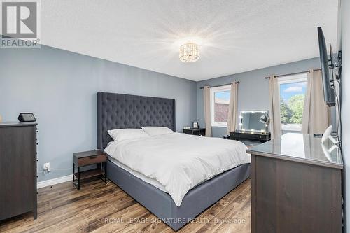 7394 Cloverleaf Court, Mississauga, ON - Indoor Photo Showing Bedroom