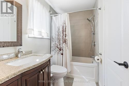 7394 Cloverleaf Court, Mississauga, ON - Indoor Photo Showing Bathroom