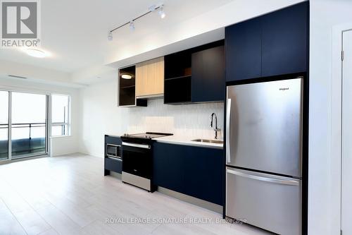 314 - 395 Dundas Street W, Oakville, ON - Indoor Photo Showing Kitchen With Stainless Steel Kitchen