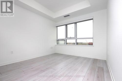 314 - 395 Dundas Street W, Oakville, ON - Indoor Photo Showing Other Room