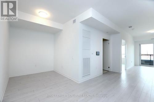 314 - 395 Dundas Street W, Oakville, ON - Indoor Photo Showing Other Room