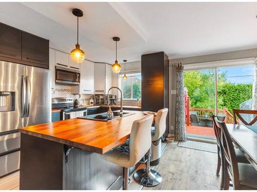 Kitchen - 364 Rue Des Mauves, Saint-Amable, QC - Indoor Photo Showing Kitchen With Double Sink