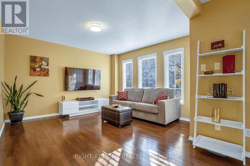 8 Trellanock Avenue, Toronto (Rouge), ON - Indoor Photo Showing Living Room