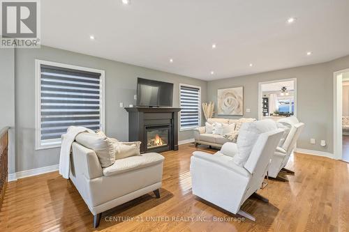 5 Callaghan Crescent, Halton Hills (Georgetown), ON - Indoor Photo Showing Living Room With Fireplace