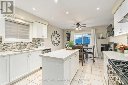 5 Callaghan Crescent, Halton Hills (Georgetown), ON - Indoor Photo Showing Kitchen With Upgraded Kitchen