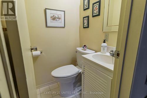 970 Cumberland Avenue, Peterborough (Northcrest), ON - Indoor Photo Showing Bathroom