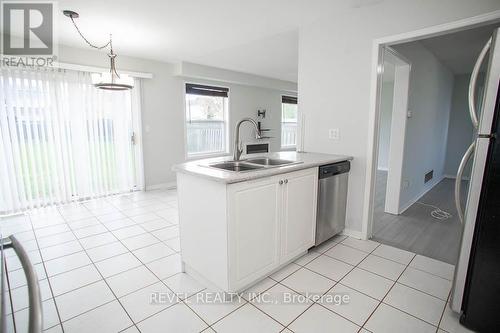 38 Lovell Crescent, Brantford, ON - Indoor Photo Showing Kitchen With Double Sink