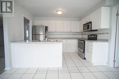 38 Lovell Crescent, Brantford, ON - Indoor Photo Showing Kitchen With Double Sink