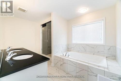 86 Whithorn Crescent, Haldimand, ON - Indoor Photo Showing Bathroom