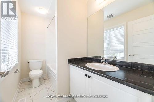 86 Whithorn Crescent, Haldimand, ON - Indoor Photo Showing Bathroom