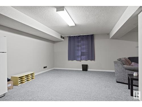 7912 44 Av Nw Nw, Edmonton, AB - Indoor Photo Showing Other Room