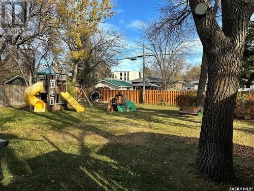 450 4Th Street, Weyburn, SK - Outdoor