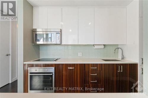 903 - 201 Parkdale Avenue, Ottawa, ON - Indoor Photo Showing Kitchen With Upgraded Kitchen