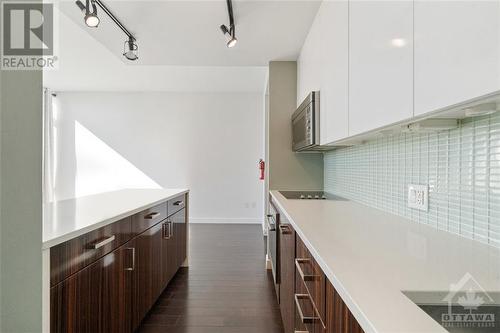 201 Parkdale Avenue Unit#903, Ottawa, ON - Indoor Photo Showing Kitchen