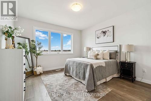 3585 Britt Boulevard, Plympton-Wyoming (Plympton Wyoming), ON - Indoor Photo Showing Bedroom