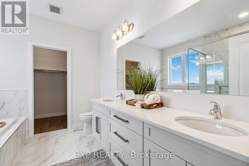 3585 Britt Boulevard, Plympton-Wyoming (Plympton Wyoming), ON - Indoor Photo Showing Bathroom