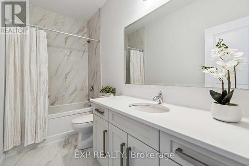 3585 Britt Boulevard, Plympton-Wyoming (Plympton Wyoming), ON - Indoor Photo Showing Bathroom