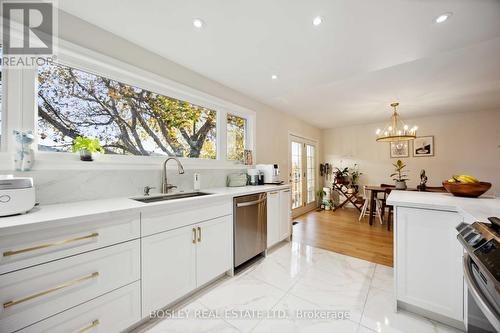 123 Ernest Avenue, Toronto, ON - Indoor Photo Showing Kitchen