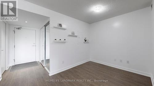 512 - 121 Mcmahon Drive, Toronto, ON - Indoor Photo Showing Other Room