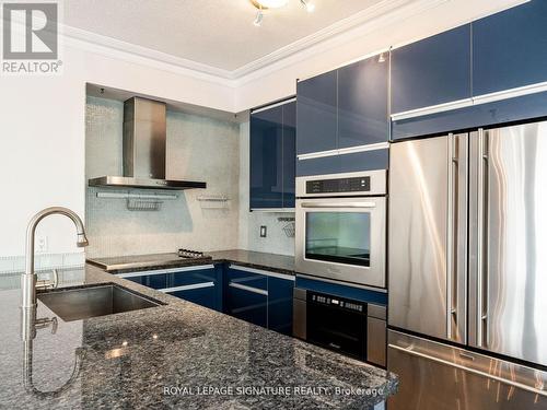 Ph01 - 10 Queens Quay W, Toronto, ON - Indoor Photo Showing Kitchen With Double Sink With Upgraded Kitchen