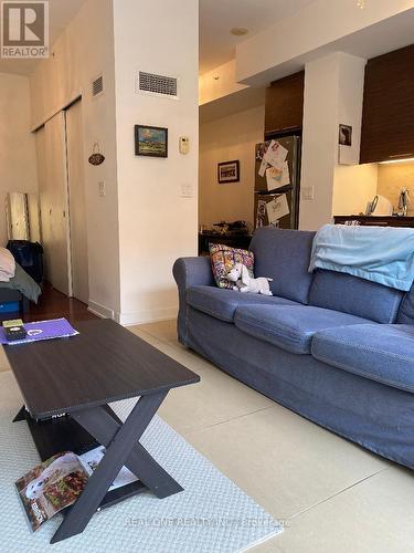 210 - 3 Market Street, Toronto, ON - Indoor Photo Showing Living Room