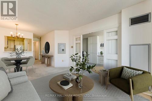 905 - 284 Bloor Street W, Toronto, ON - Indoor Photo Showing Living Room