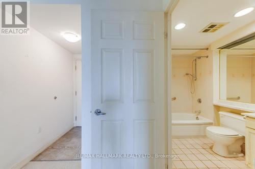 905 - 284 Bloor Street W, Toronto, ON - Indoor Photo Showing Bathroom