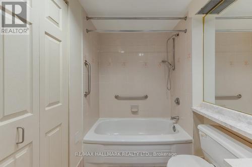 905 - 284 Bloor Street W, Toronto, ON - Indoor Photo Showing Bathroom