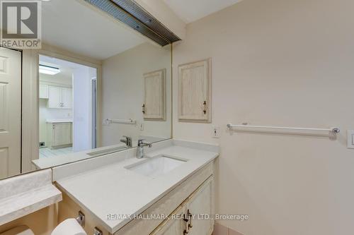 905 - 284 Bloor Street W, Toronto, ON - Indoor Photo Showing Bathroom