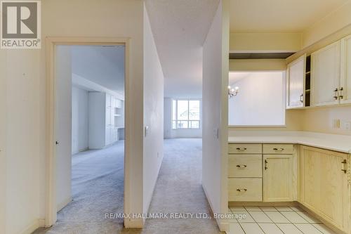 905 - 284 Bloor Street W, Toronto, ON - Indoor Photo Showing Other Room