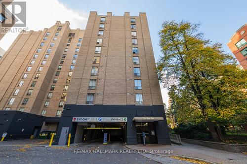 905 - 284 Bloor Street W, Toronto, ON - Outdoor With Facade