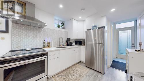 38 Fielding Avenue, Toronto, ON - Indoor Photo Showing Kitchen