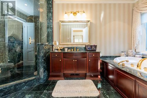 90 Humberview Drive, Vaughan, ON - Indoor Photo Showing Bathroom